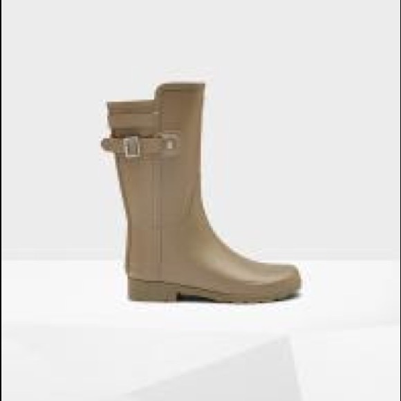 Hunter Shoes - HUNTER ORIGINAL SHORT REFINED BACK STRAP RAIN BOOT